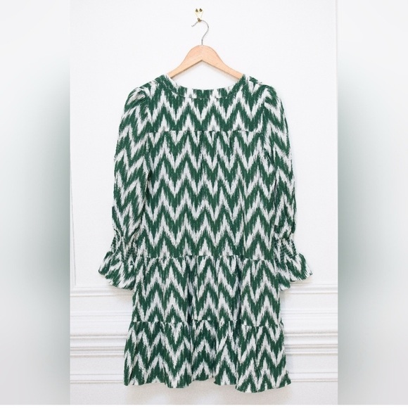 Green Ikat Kenzo Dress
POMANDER PLACE Size M - Picture 9 of 14